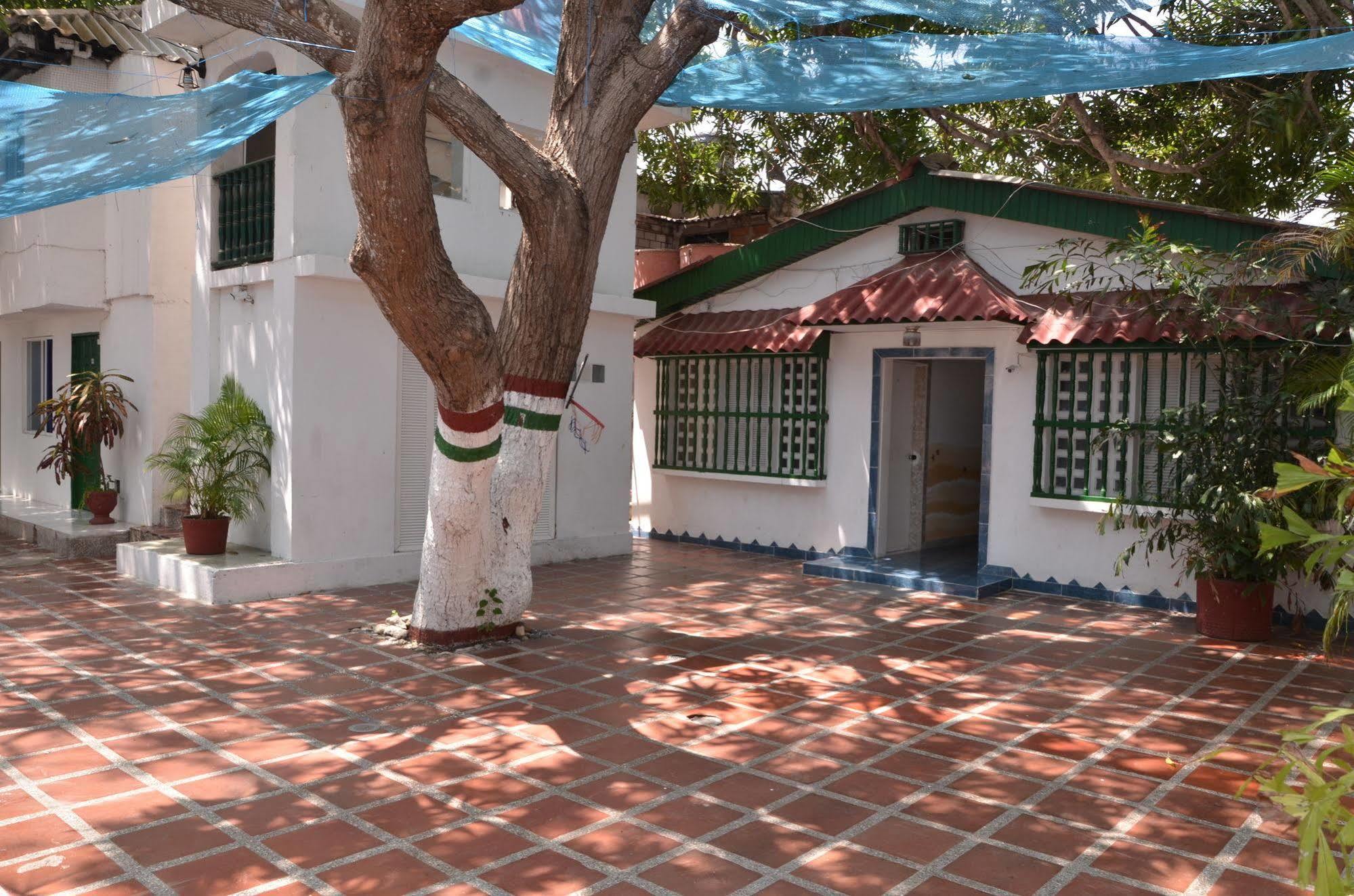 Hotel Vargas Airport Cartagena Ngoại thất bức ảnh