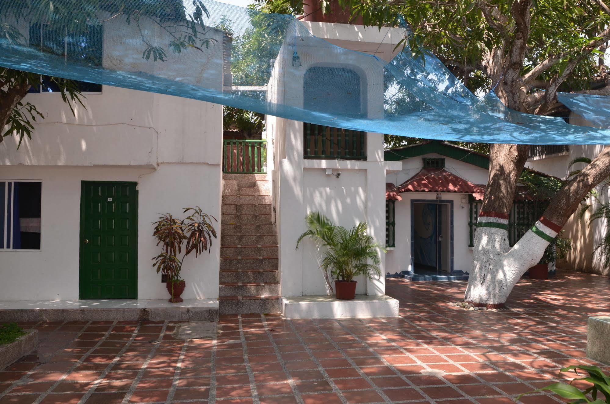 Hotel Vargas Airport Cartagena Ngoại thất bức ảnh