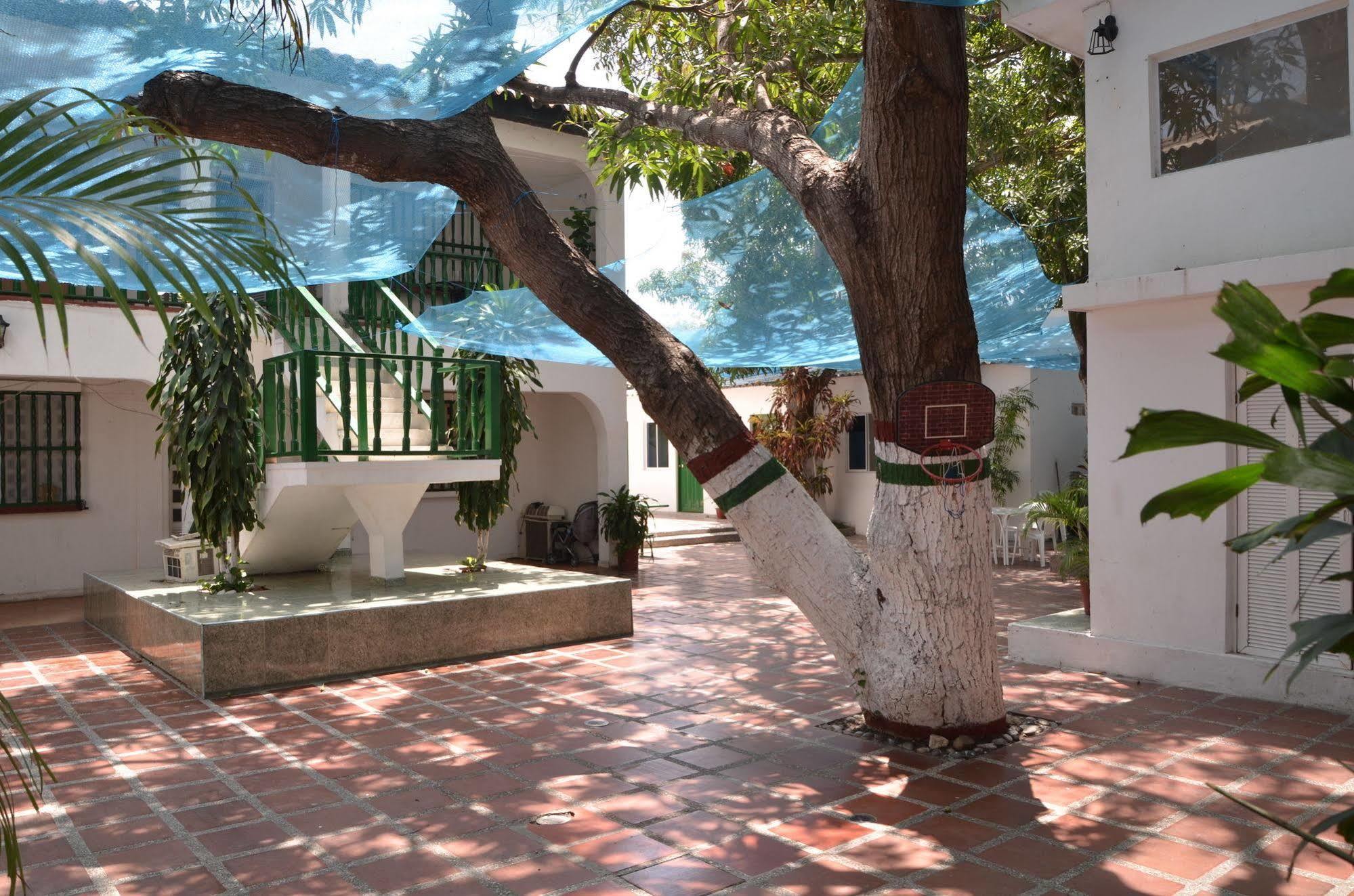 Hotel Vargas Airport Cartagena Ngoại thất bức ảnh