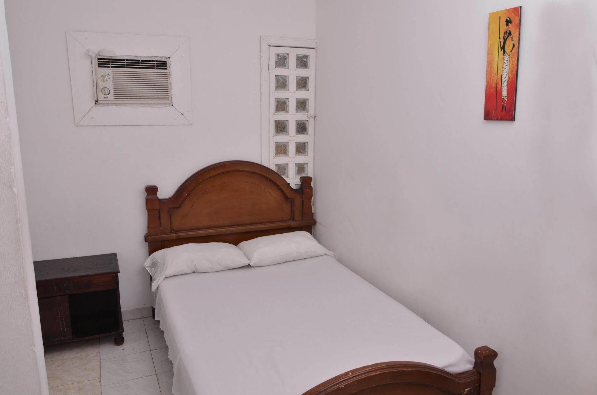 Hotel Vargas Airport Cartagena Ngoại thất bức ảnh