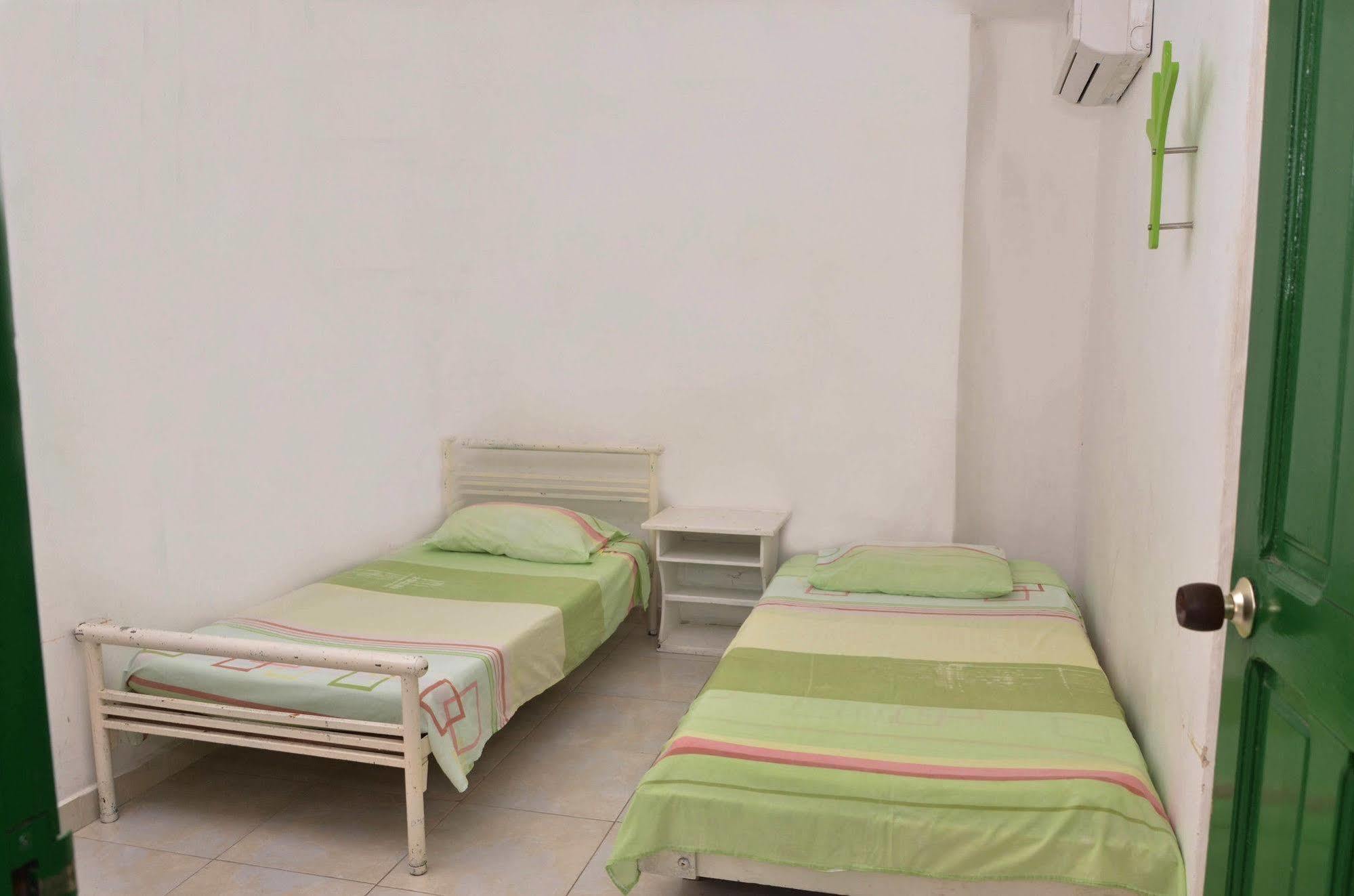 Hotel Vargas Airport Cartagena Ngoại thất bức ảnh
