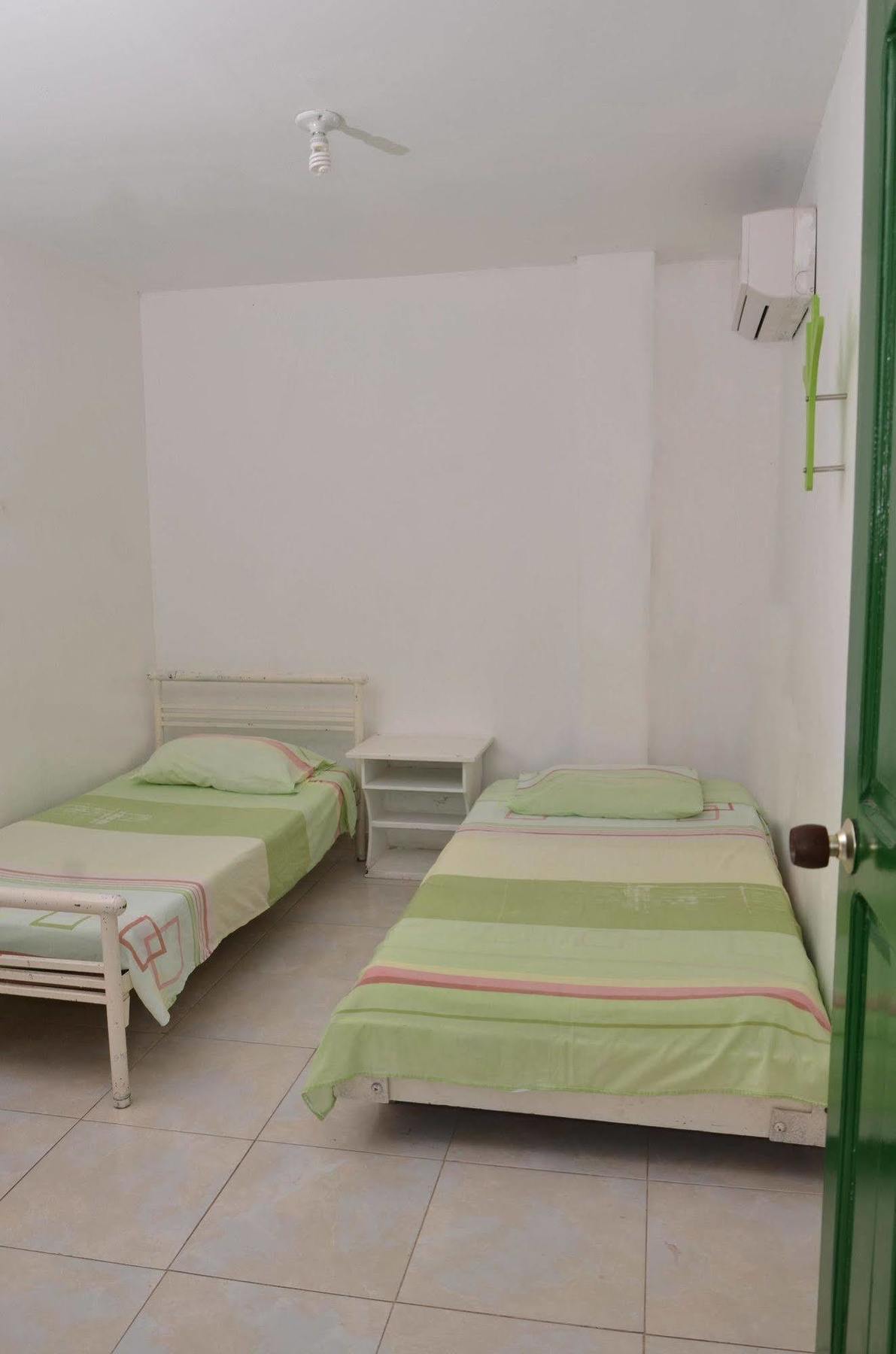 Hotel Vargas Airport Cartagena Ngoại thất bức ảnh