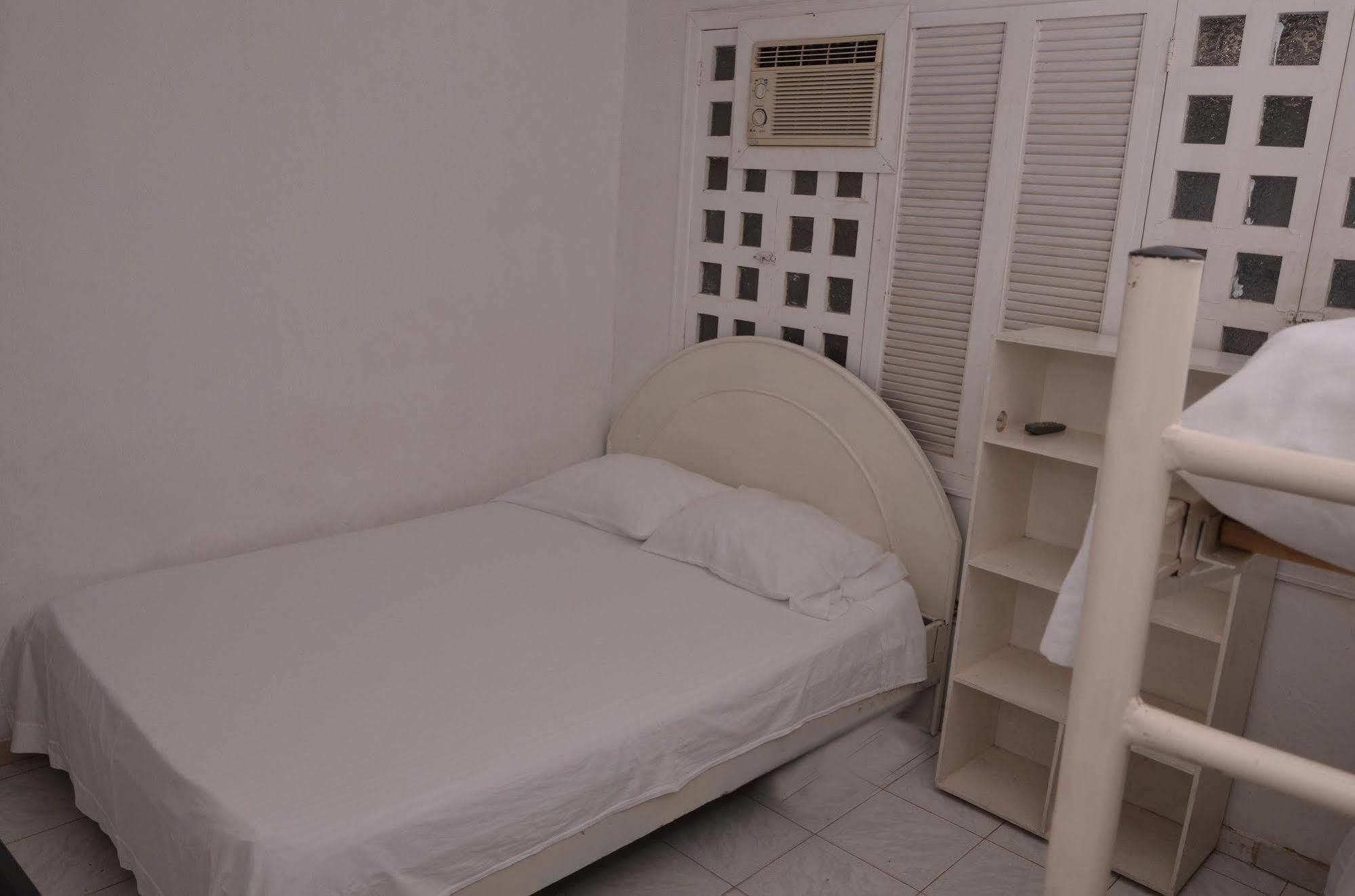 Hotel Vargas Airport Cartagena Ngoại thất bức ảnh