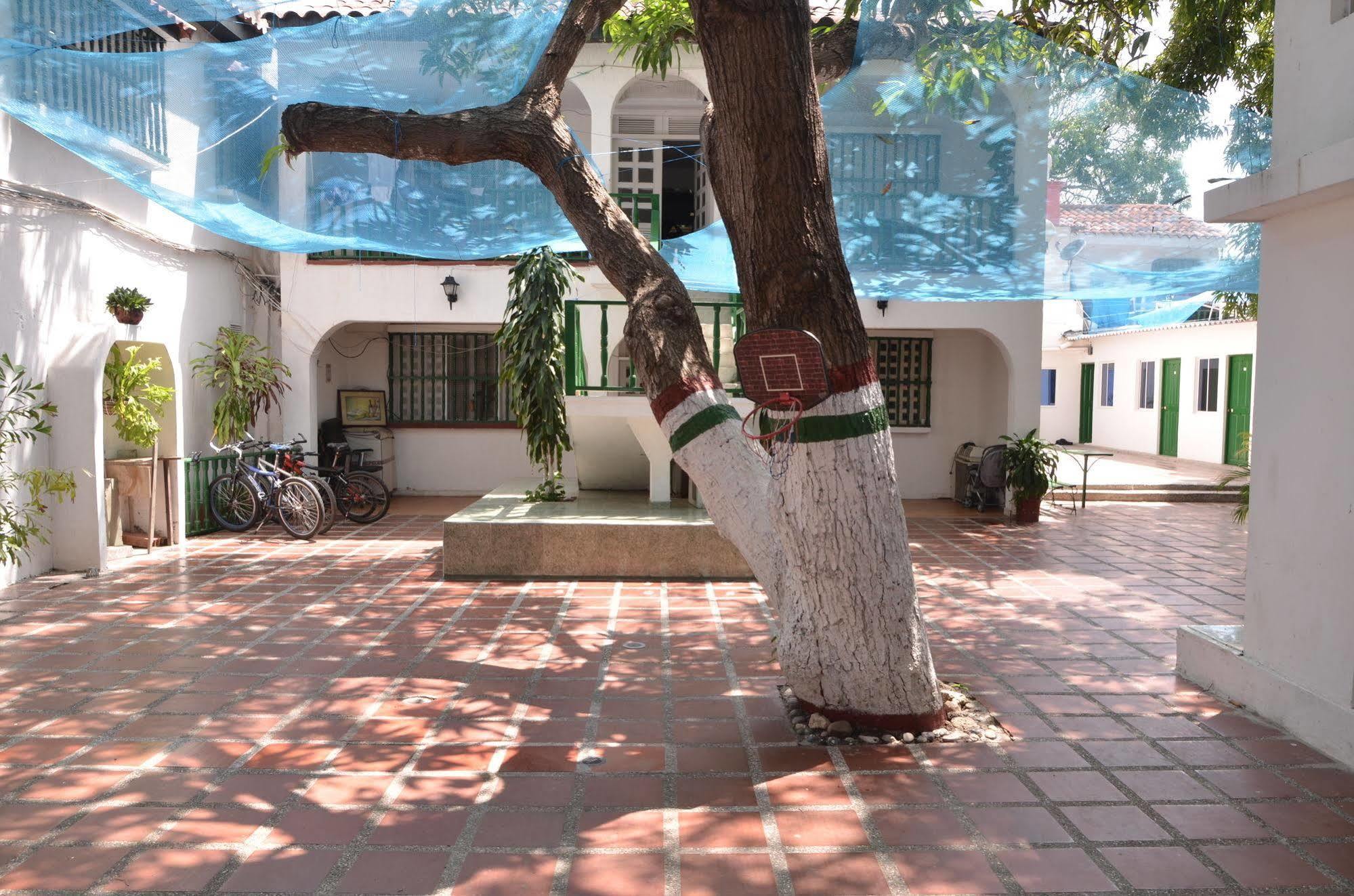 Hotel Vargas Airport Cartagena Ngoại thất bức ảnh