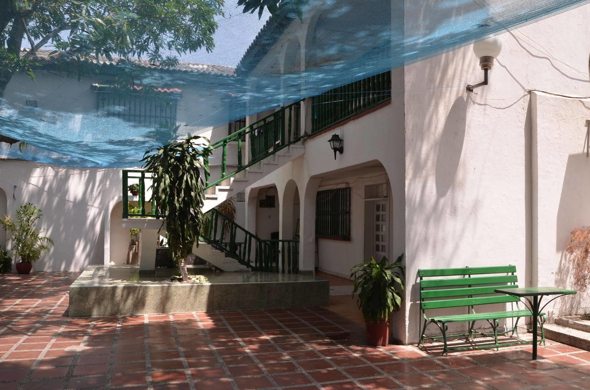 Hotel Vargas Airport Cartagena Ngoại thất bức ảnh