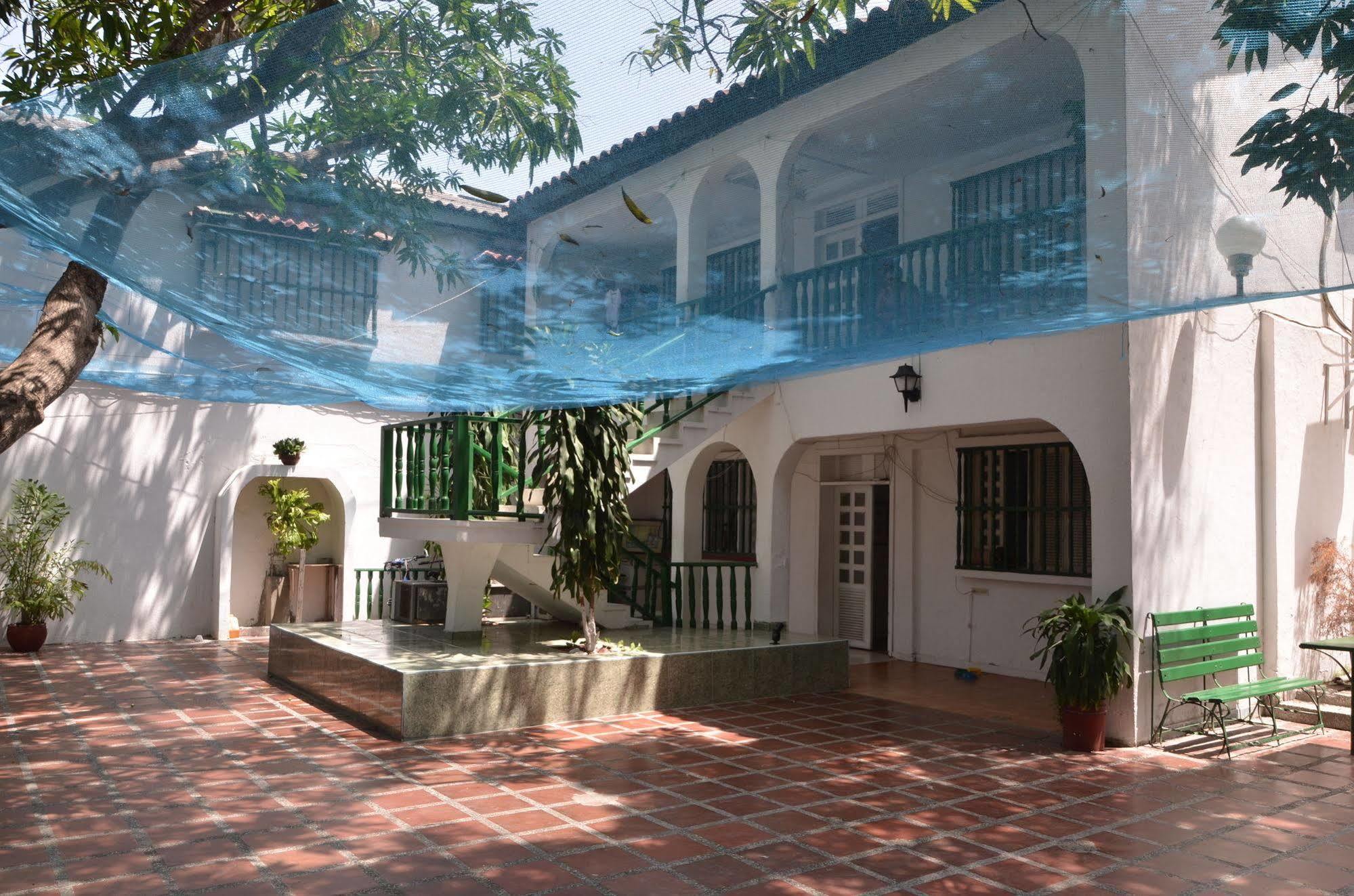 Hotel Vargas Airport Cartagena Ngoại thất bức ảnh